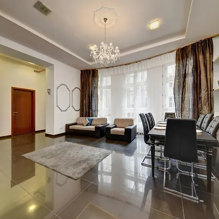 Fashion Street Botuiqe Apartment
